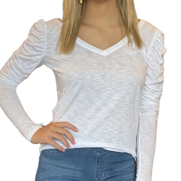 NWT Karlie Puff Ruched Sleeve White Knit Top - M - Picture 1 of 13